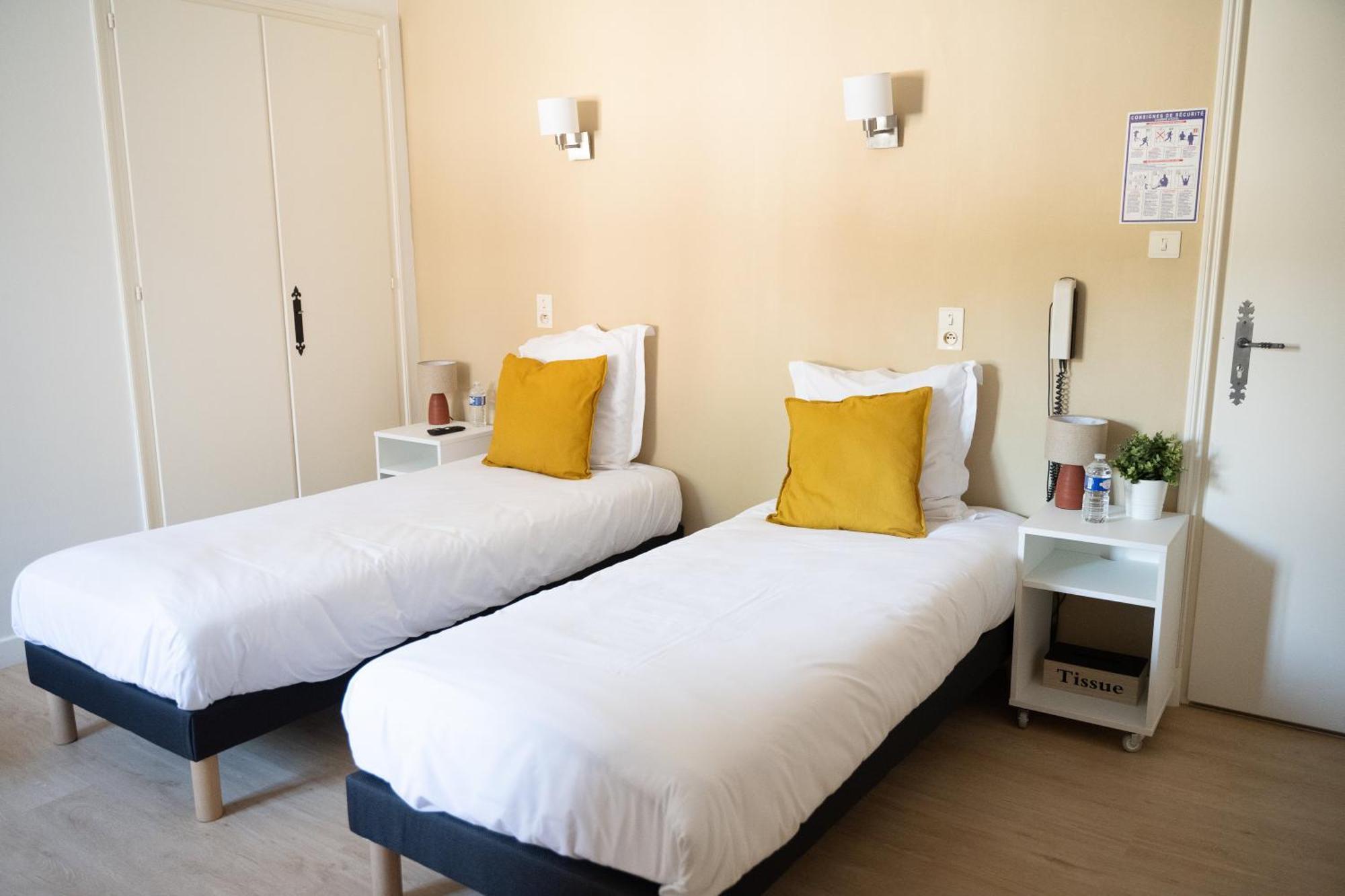 Jas Hotel Comme Chez Soi מראה חיצוני תמונה